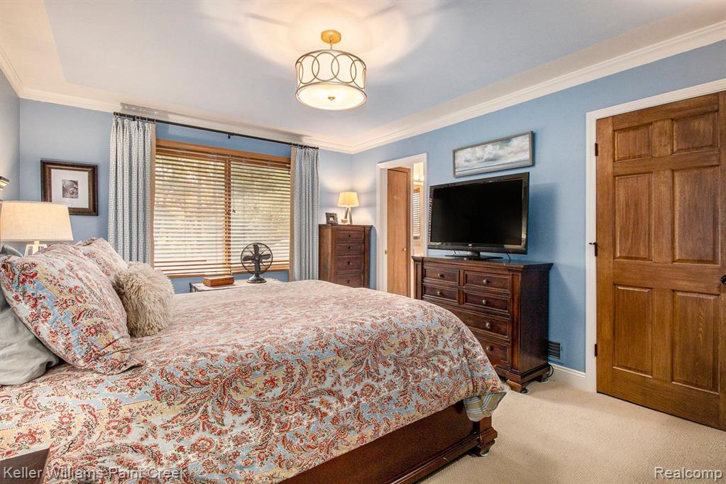 556 ORCHARD RIDGE Drive, Lake Orion, MI 48362 — Photo 12