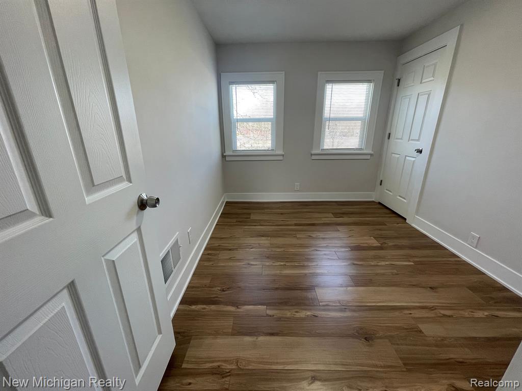 985 W Hazelhurst Street, Ferndale, MI 48220 — Photo 23