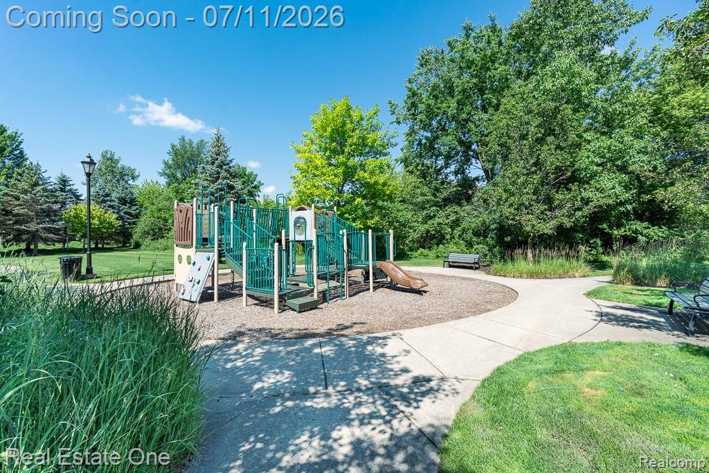 1067 Newgate Court, Oakland, MI — Photo 44