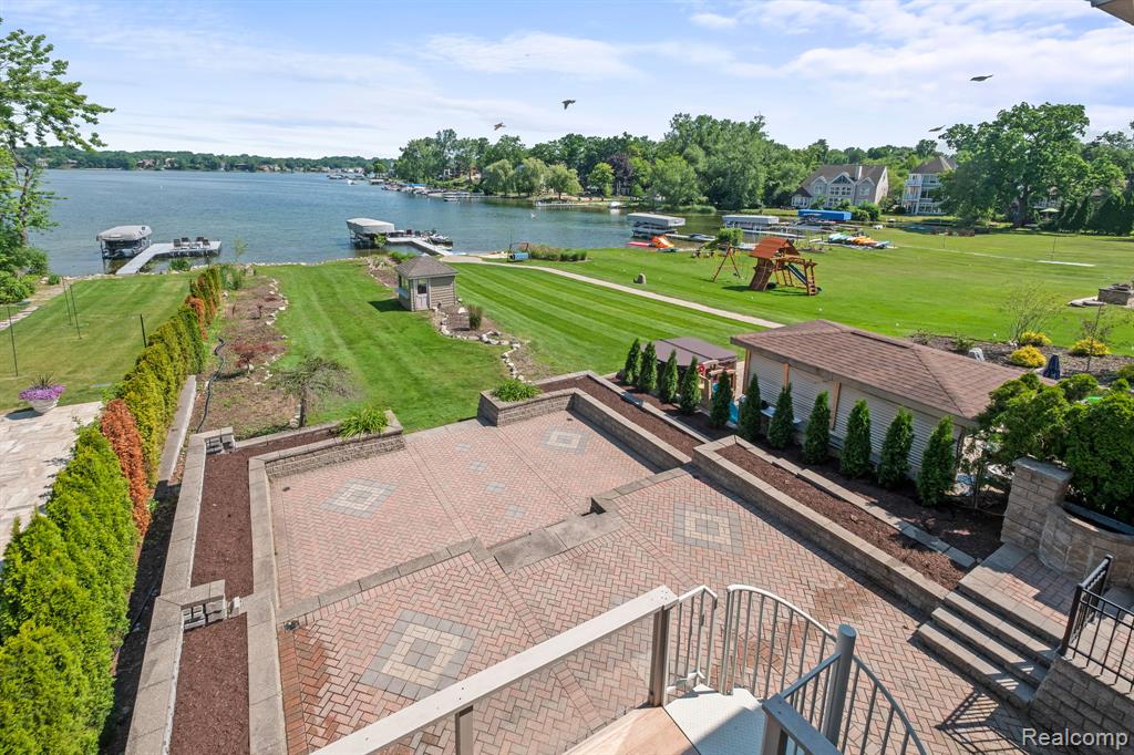 2380 WALNUT LAKE Road, West Bloomfield, MI 48323 — Photo 29