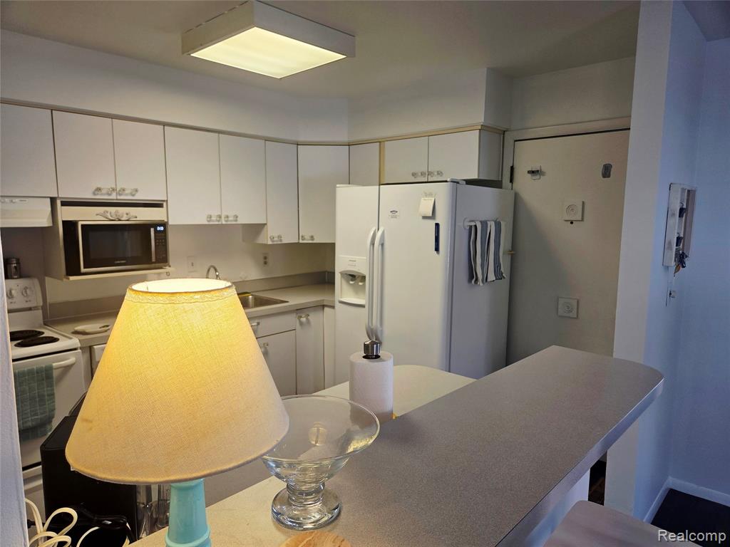 4202 Park Forest Drive, Flint, MI 48507 — Photo 16