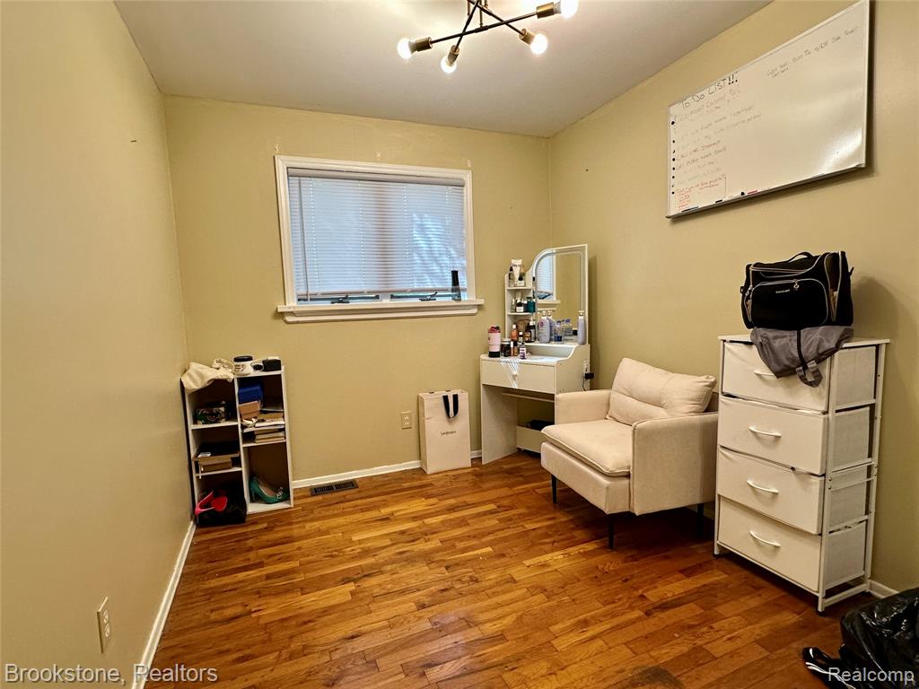 4303 Columbine Avenue, Burton, MI 48529 — Photo 12