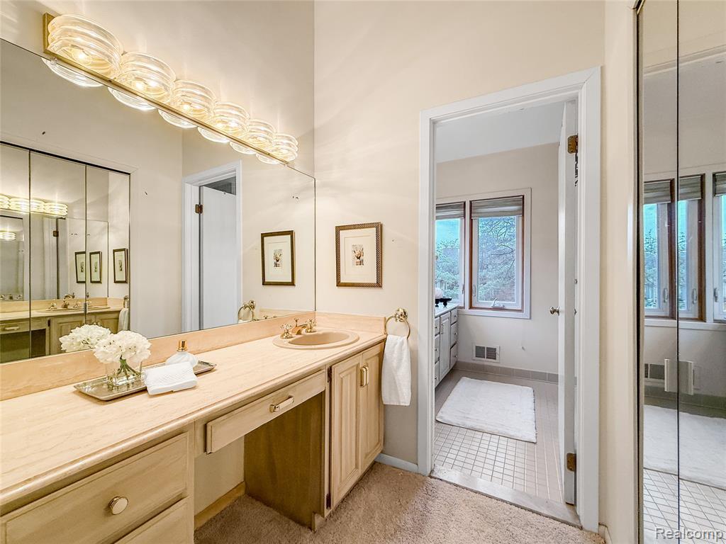 6953 Pebble Park Circle, 68, West Bloomfield, MI — Photo 16