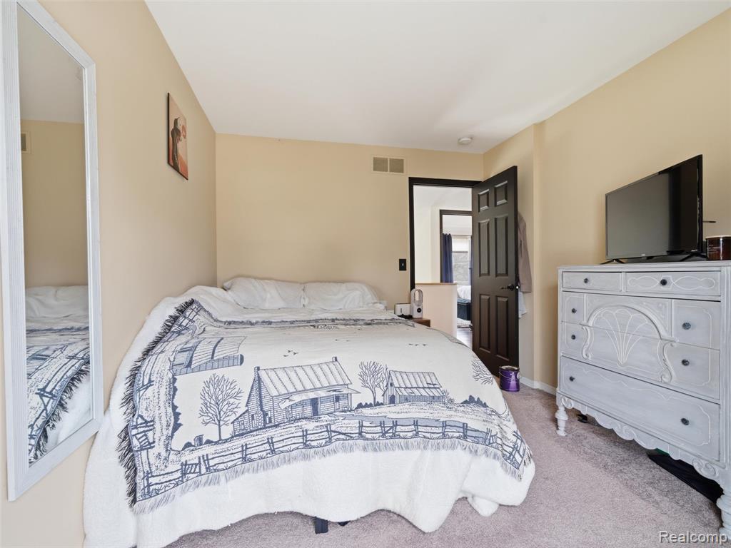 567 Greens Way Boulevard, Lapeer, MI 48446 — Photo 15