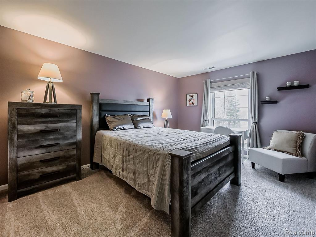 45724 WARWICK Drive, Macomb, MI 48044 — Photo 16