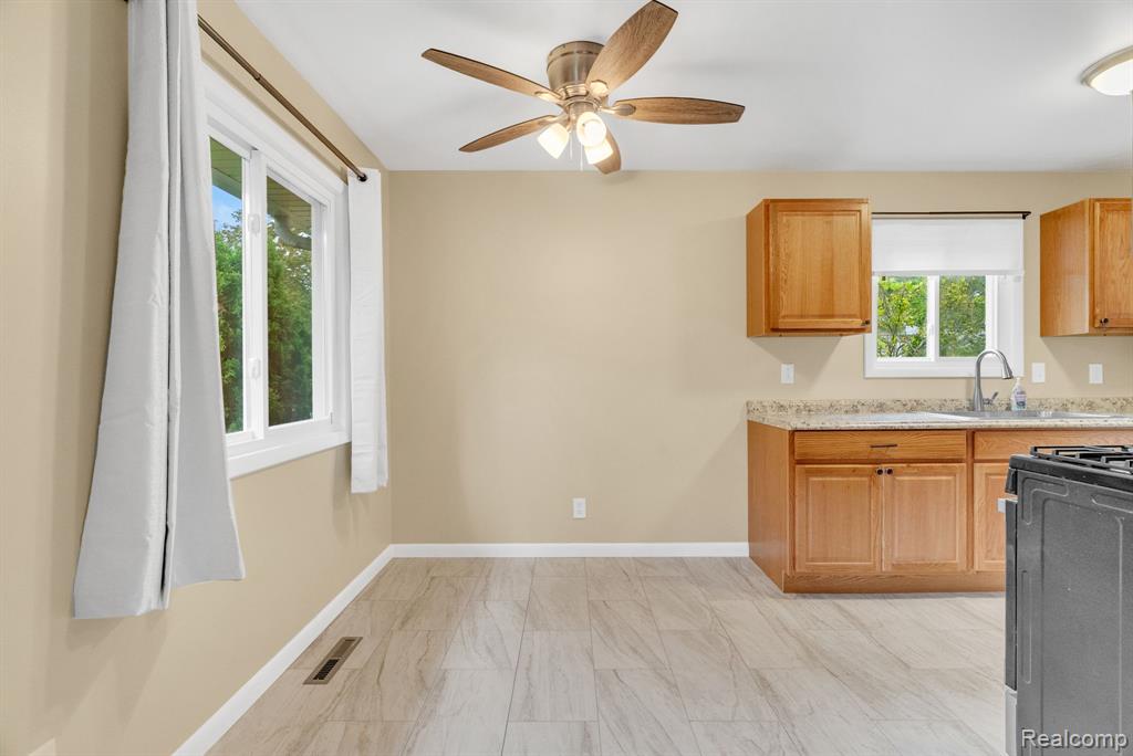 744 Hartner Drive, Holly, MI 48442 — Photo 6