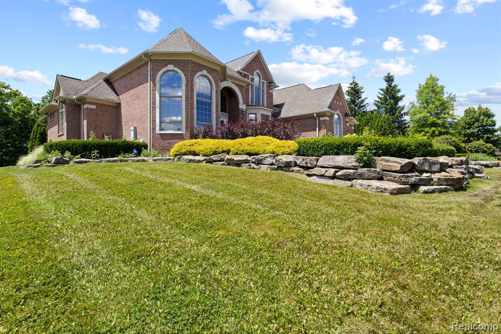 8151 ROLLING MEADOWS Drive, Canton, MI 48187 — Photo 4
