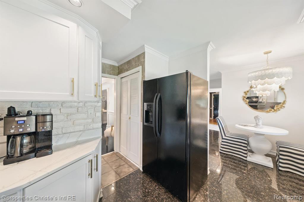511 S GULLEY Road, Dearborn, MI 48124 — Photo 18