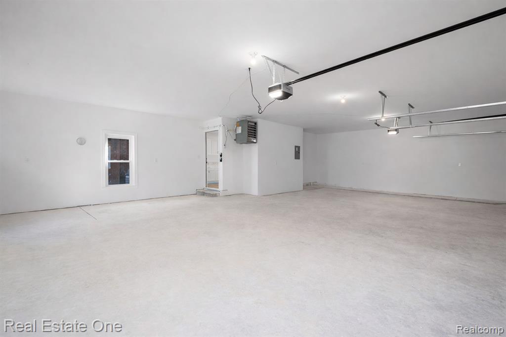 5742 Springwater Lane, West Bloomfield, MI — Photo 45
