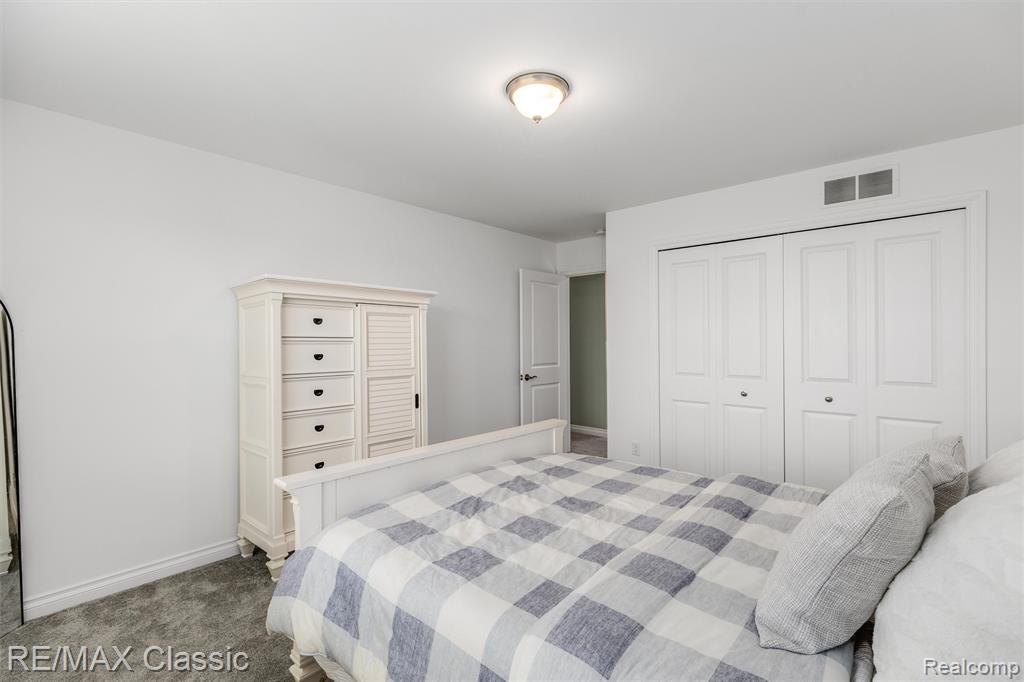 801 Kestrel Court, South Lyon, MI 48178 — Photo 30
