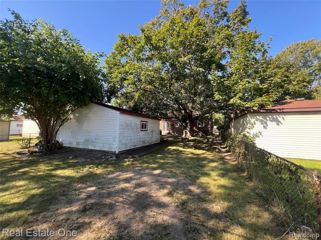 6130 Belton Street, Garden City, MI — Photo 5