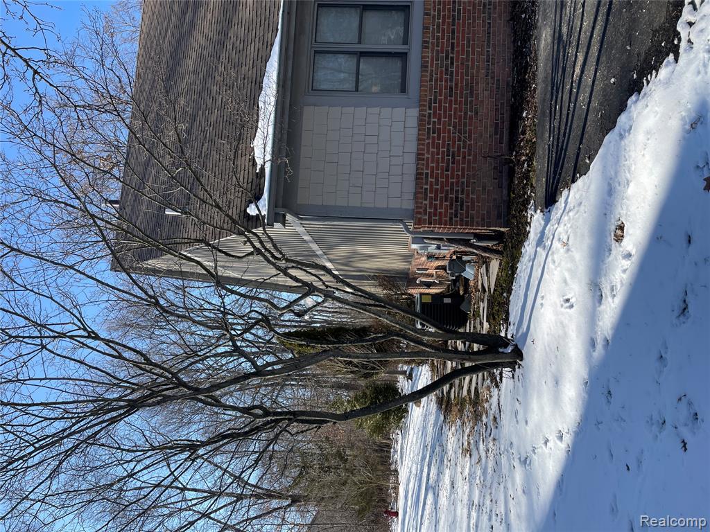4765 Woodbine Circle S, West Bloomfield, MI 48323 — Photo 4