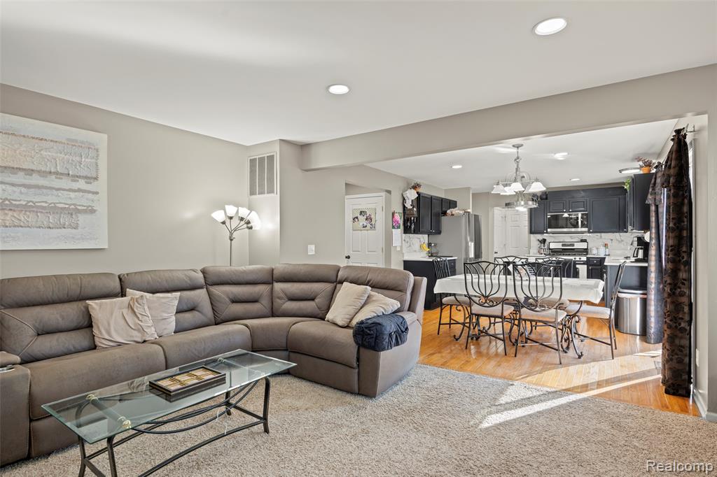 9778 Ravenshire Drive, Ypsilanti, MI 48198 — Photo 22