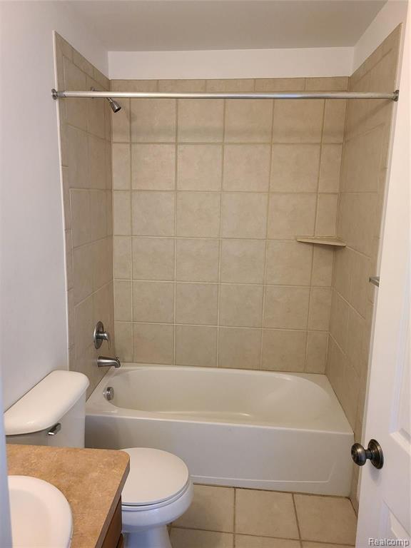 41130 MAPLEWOOD Drive, Canton, MI 48187 — Photo 22