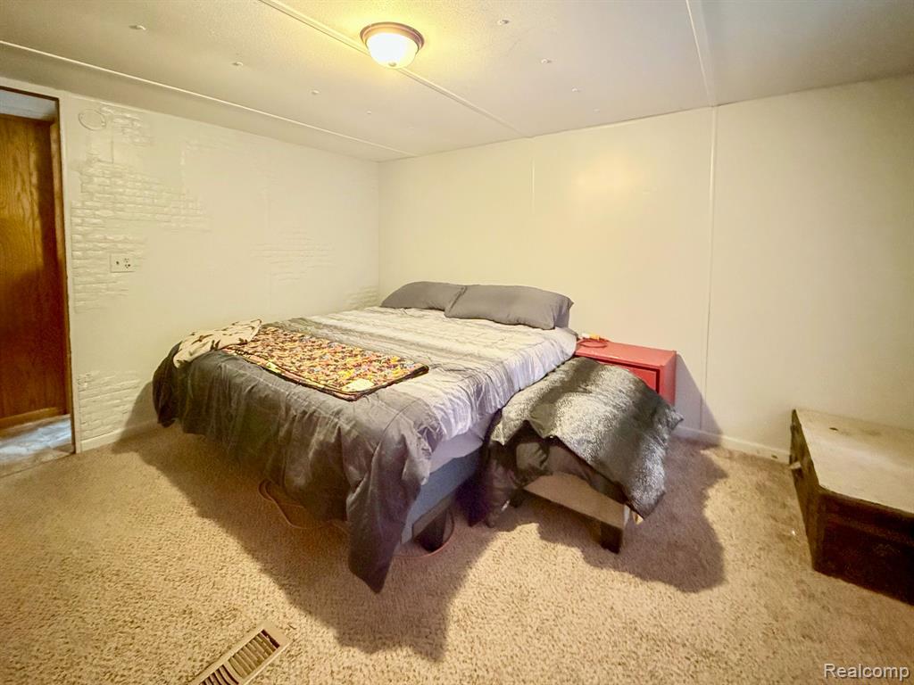 435 Rustic Lane S, Belleville, MI 48111 — Photo 17