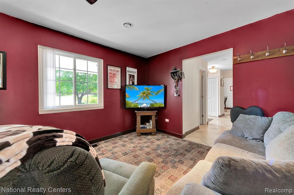 5450 Pocono Street, West Bloomfield, MI 48323 — Photo 31