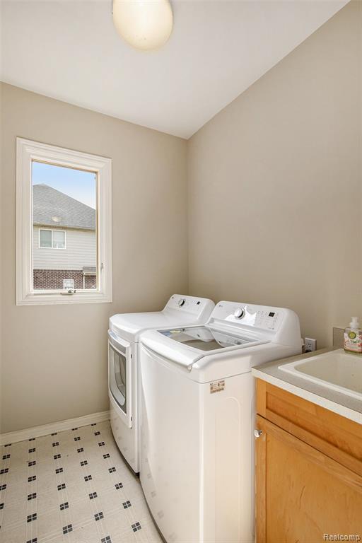 5641 Golf Pointe Drive, Clarkston, MI 48348 — Photo 15
