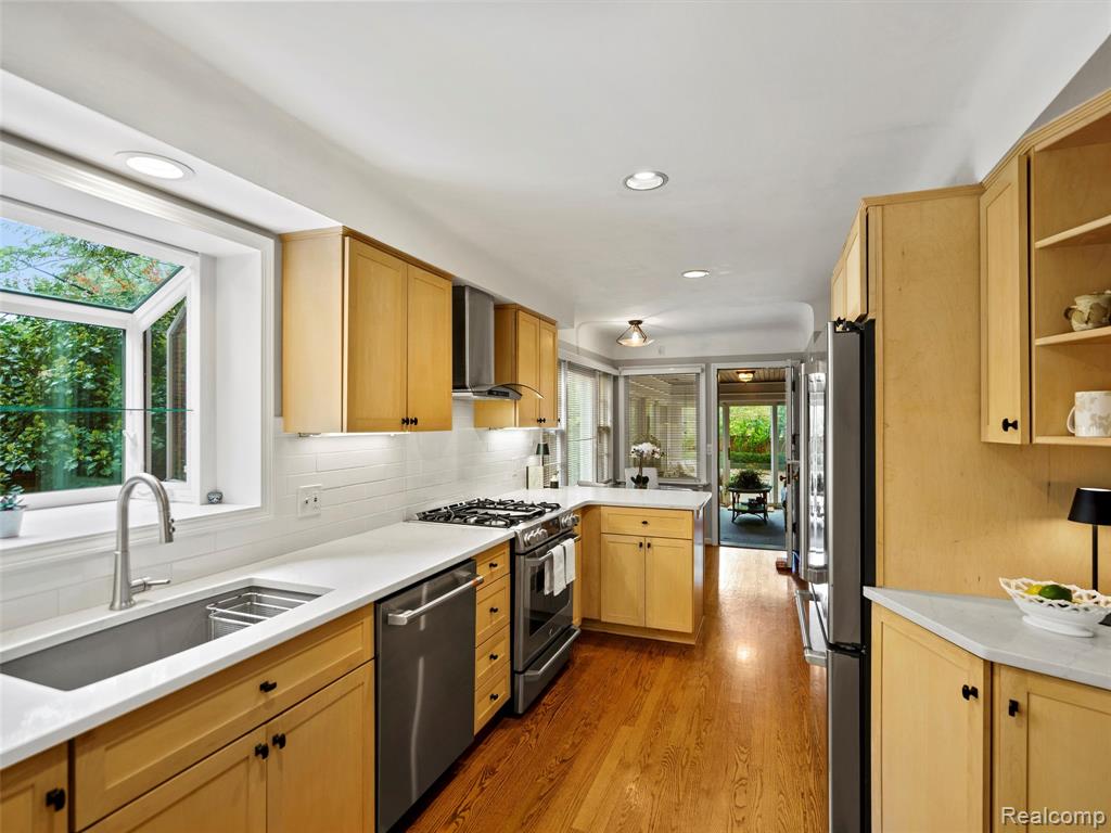 683 Lincoln Road, Grosse Pointe, MI 48230 — Photo 15