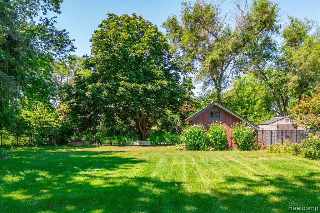 472 Riverside Drive, Wyandotte, MI 48192 — Photo 43