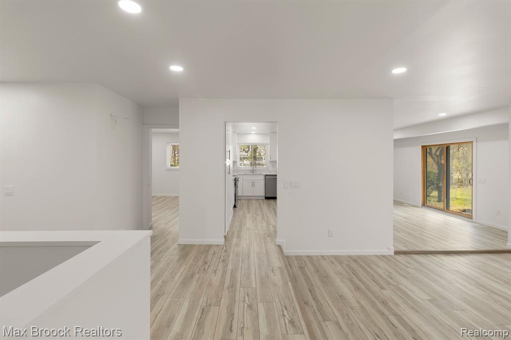 6207 NICHOLAS Drive, West Bloomfield, MI — Photo 10
