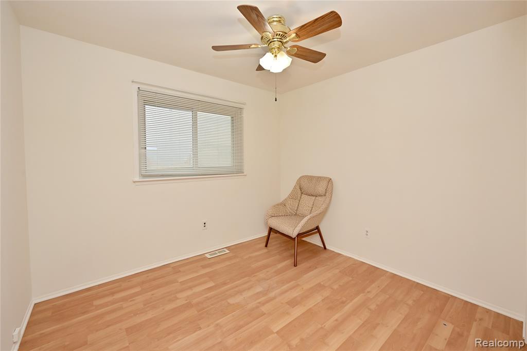 27807 Delton Street, Madison Heights, MI 48071 — Photo 20
