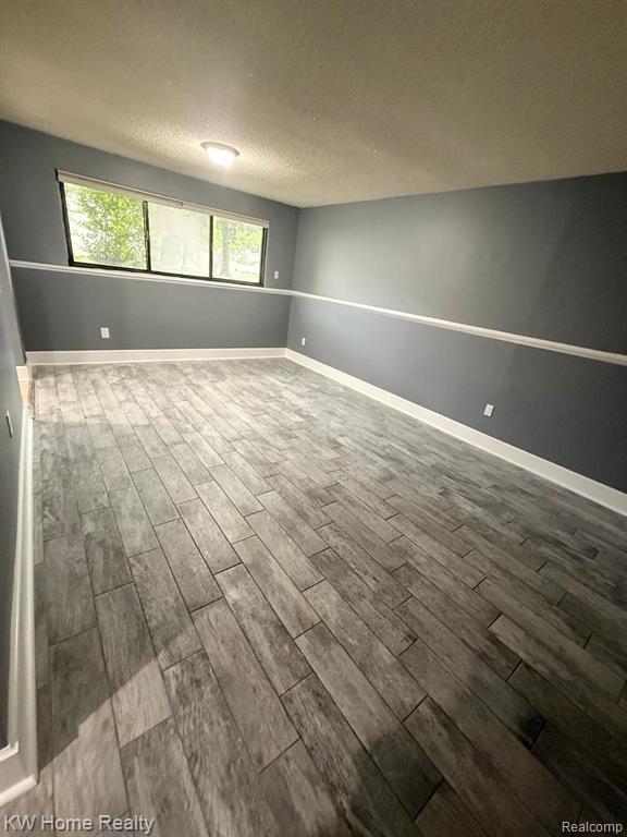 42372 Lochmoor Street, Clinton Twp, MI 48038 — Photo 22