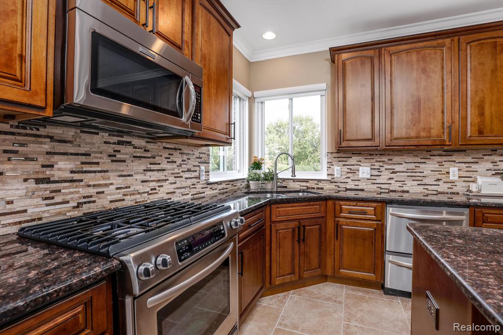 52442 Melody Drive, Macomb, MI 48042 — Photo 22