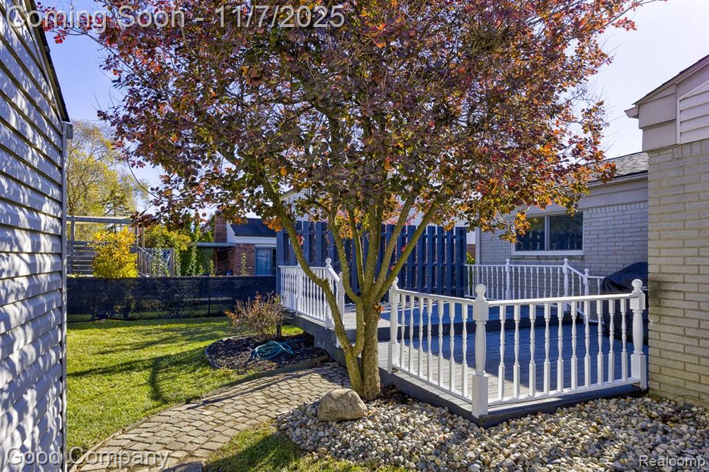 583 Manchester Street, Madison Heights, MI 48071 — Photo 39