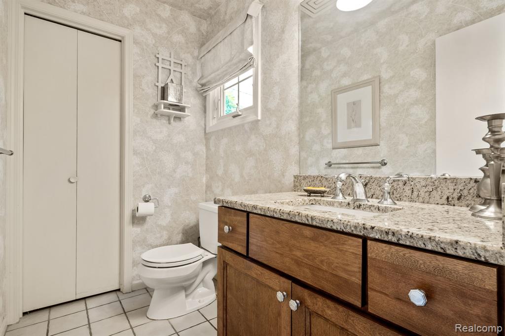 2420 Garland Street, Keego Harbor, MI 48320 — Photo 15
