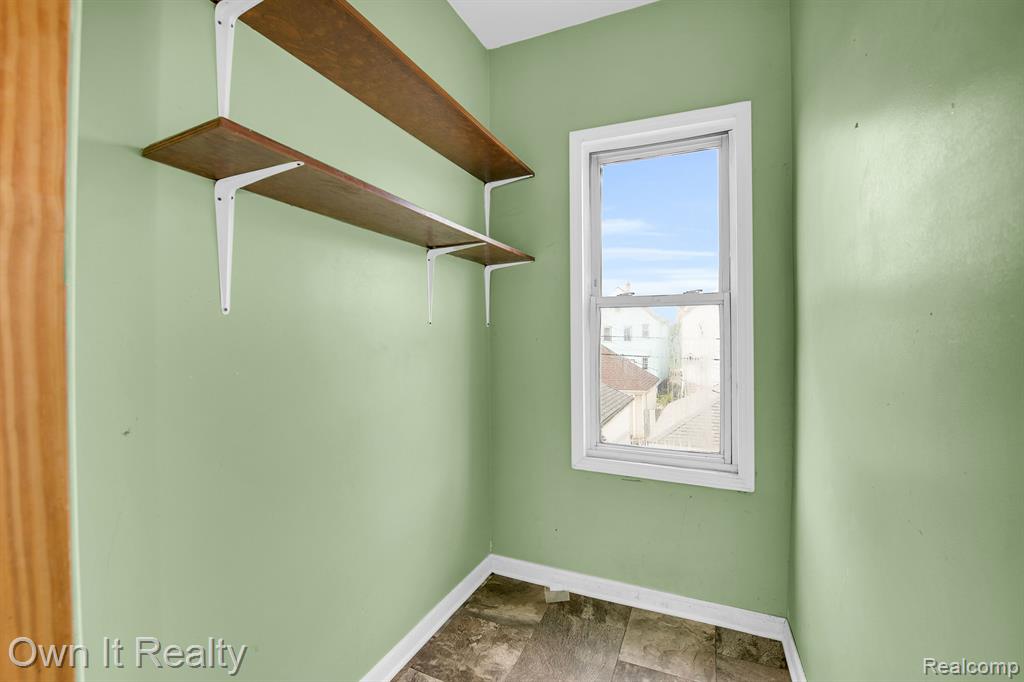 9369 McDougall Street, Hamtramck, MI 48212 — Photo 21