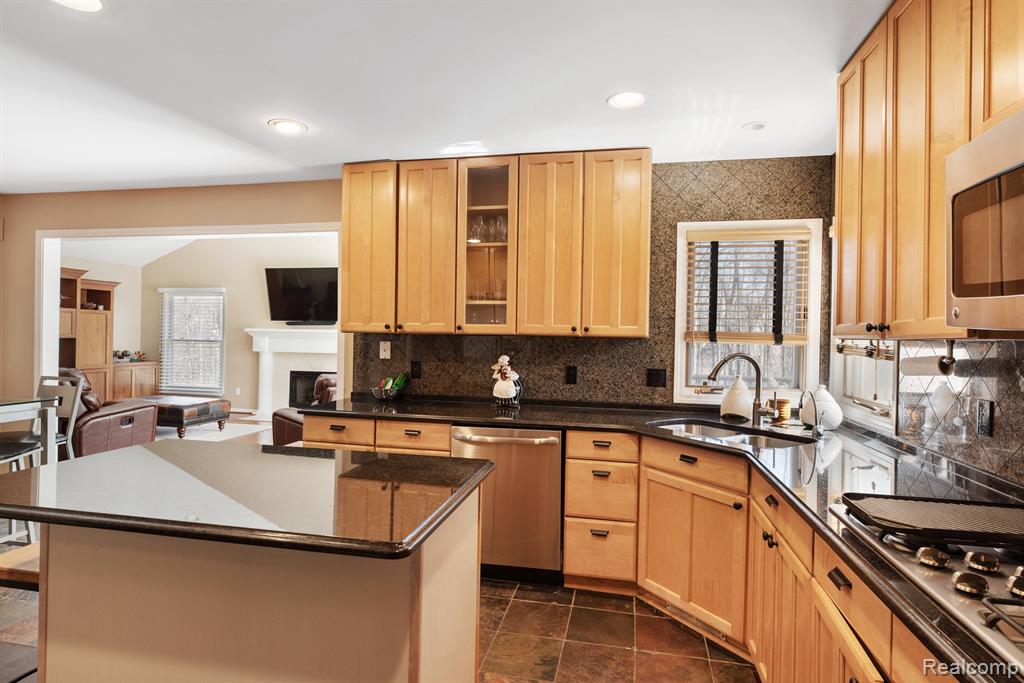 4764 WOODBINE Circle, West Bloomfield, MI 48323 — Photo 9