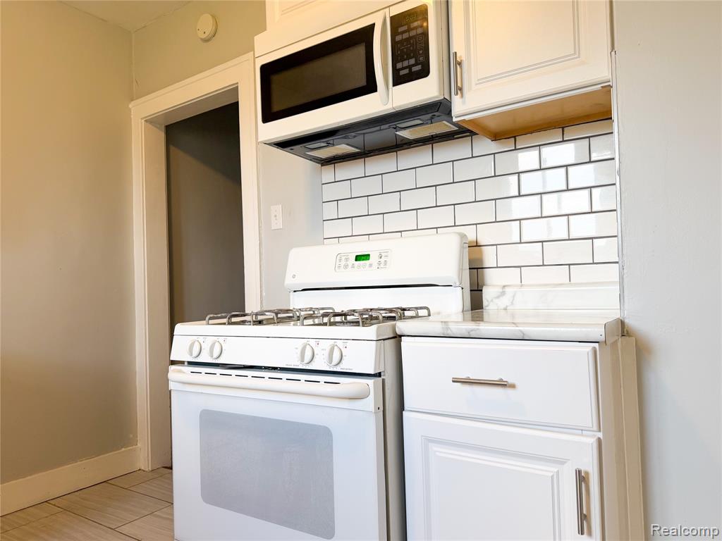 2710 Clements Street, Detroit, MI 48238 — Photo 5