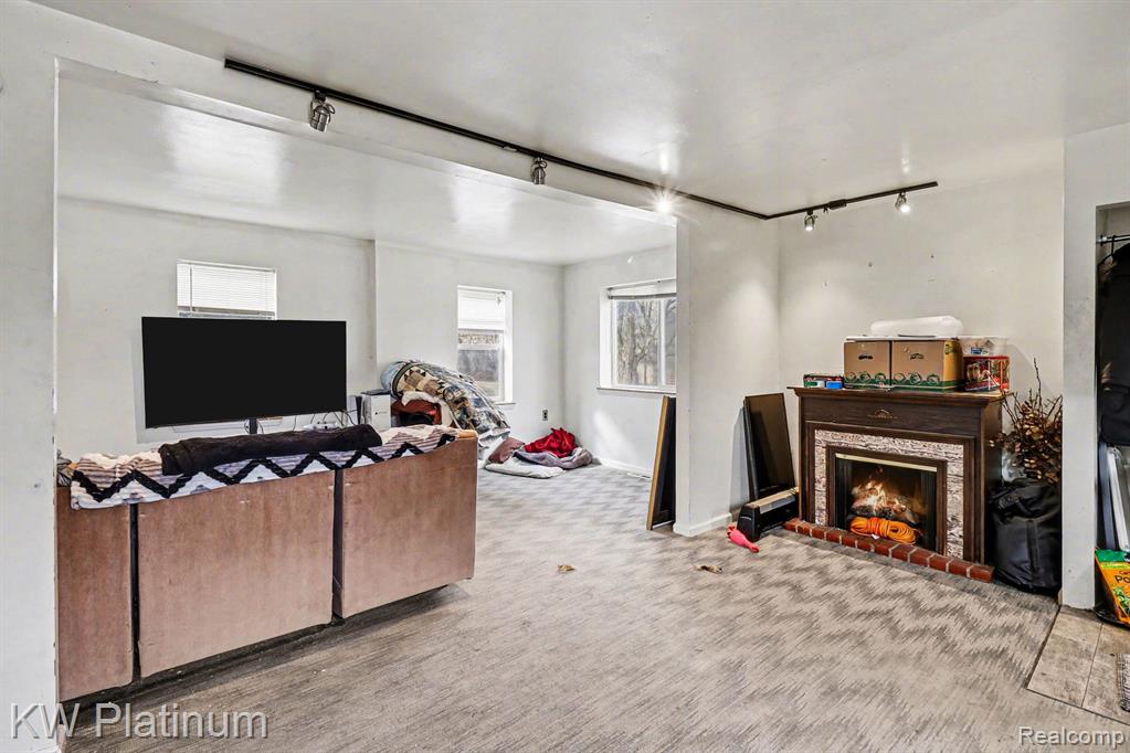 5160 Laur Road, North Branch, MI 48461 — Photo 5