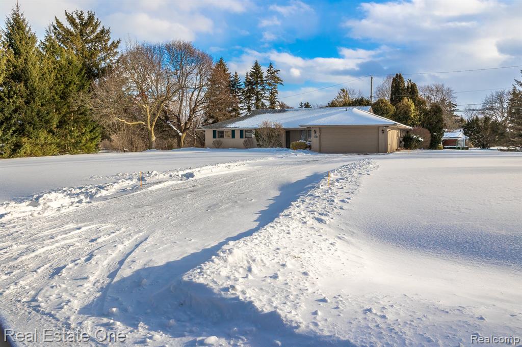 6407 Buxton Court, West Bloomfield, MI — Photo 42
