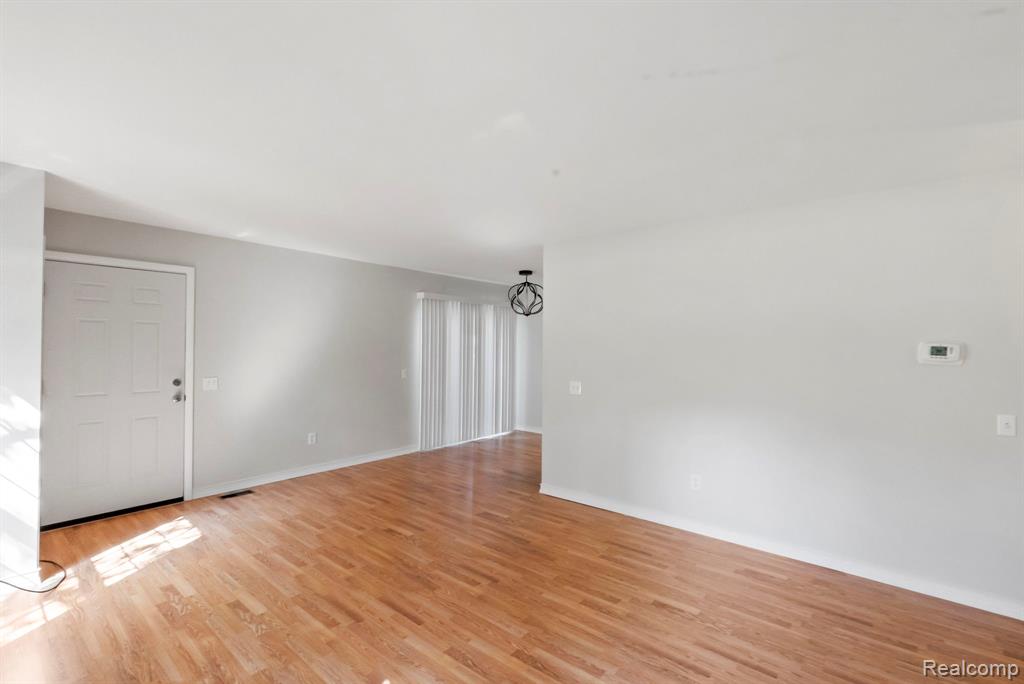 23507 N Rockledge, Novi, MI — Photo 9