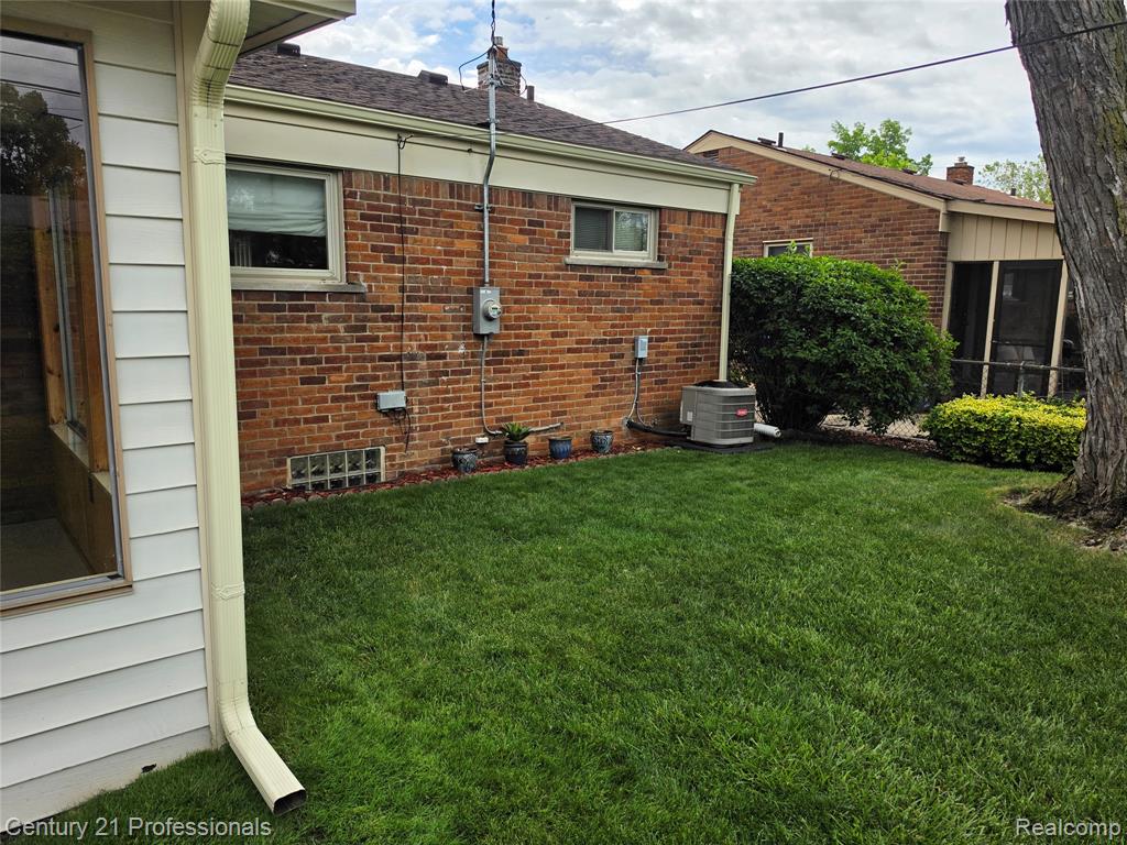 29421 Mark Avenue, Madison Heights, MI 48071 — Photo 16