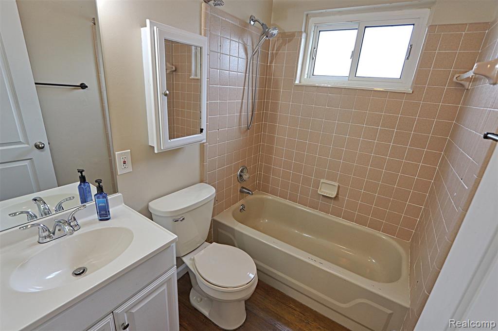 8250 N Henry Ruff Road, Westland, MI — Photo 24