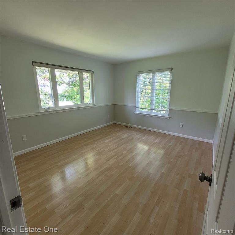 5208 Woodview Drive, Bloomfield Hills, MI 48302 — Photo 31