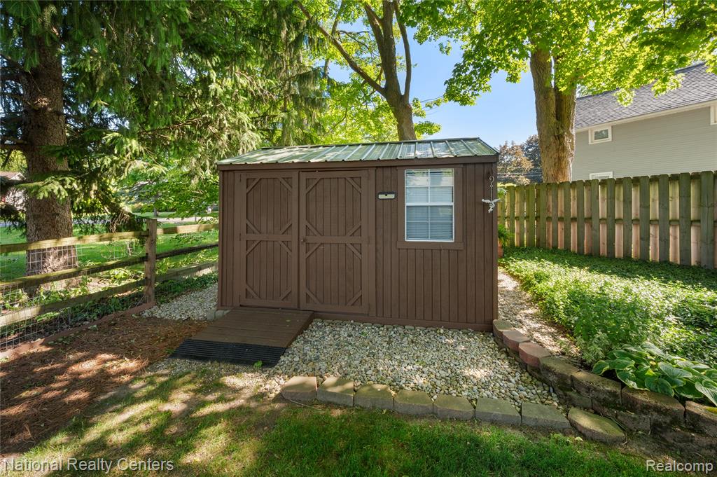 16 Lakeridge Drive, Adrian, MI 49221 — Photo 30