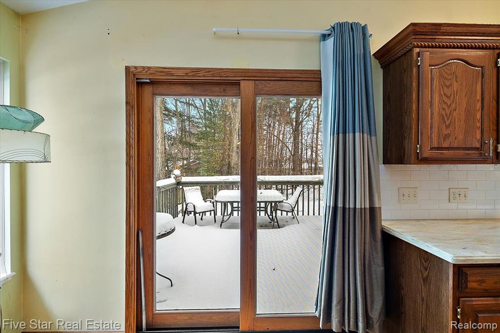6586 Pontiac Lake Road, 1, Waterford, MI 48327 — Photo 22