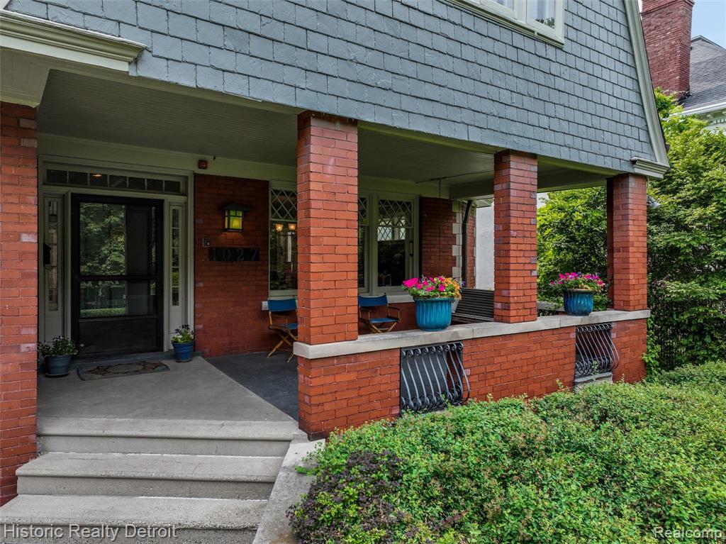 1027 Burns Street, Detroit, MI 48214 — Photo 4