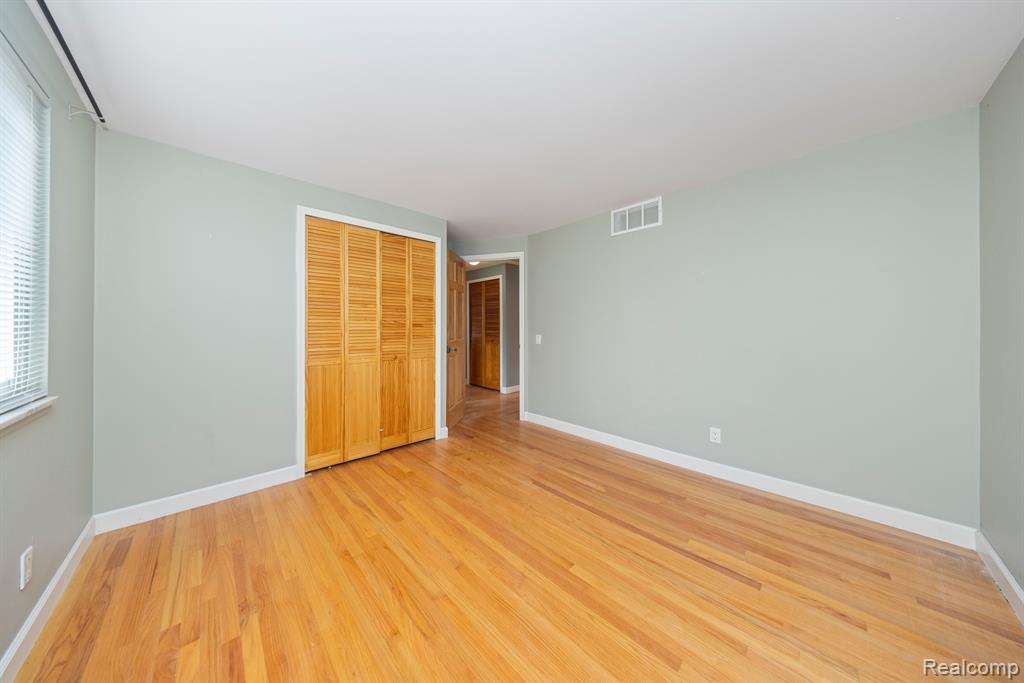 5731 FARMINGTON Road, West Bloomfield, MI — Photo 10