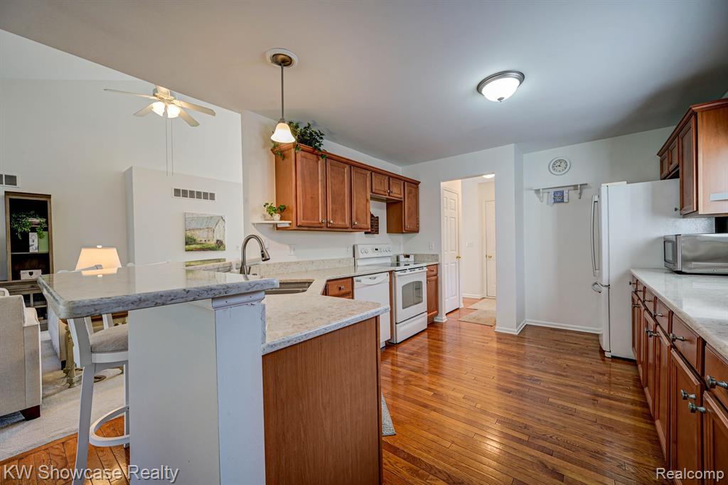 1074 ANDOVER Circle, Commerce Twp, MI 48390 — Photo 17