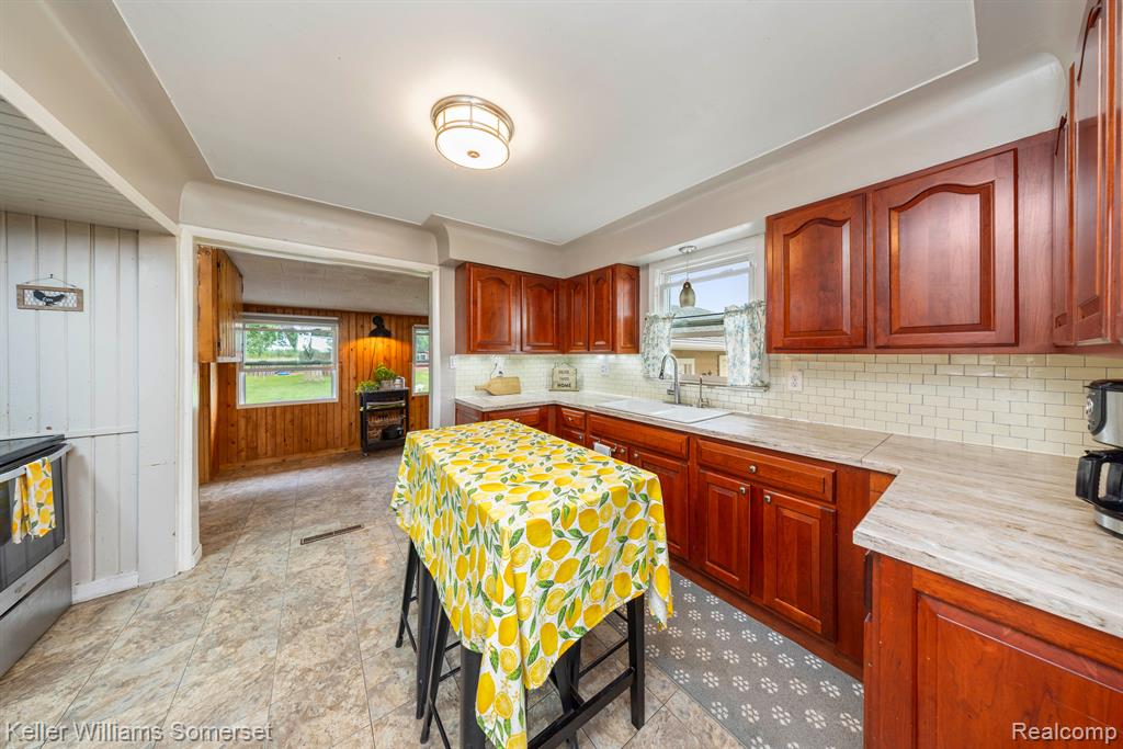 908 BROWN CITY Road, Imlay City, MI 48444 — Photo 8