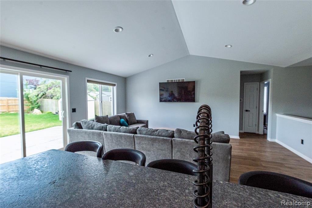 3982 Ontario Drive, Auburn Hills, MI 48326 — Photo 8