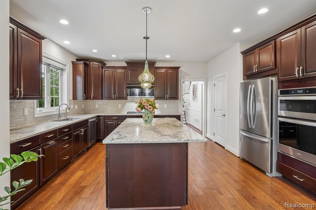 42832 Cardinal Way, Novi, MI — Photo 14