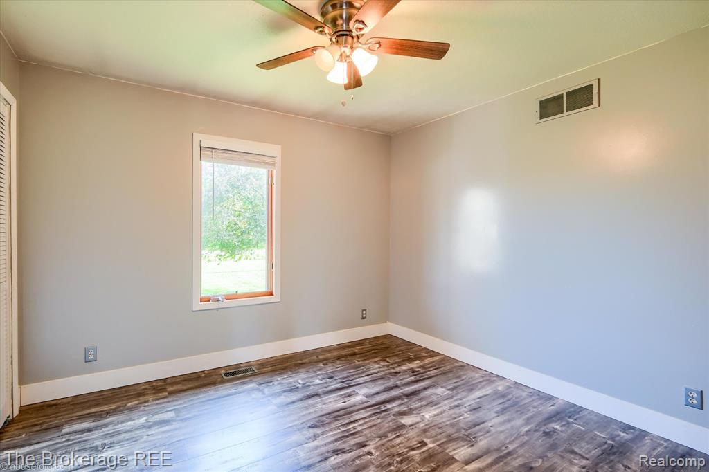 5495 E Coldwater Road, Flint, MI 48506 — Photo 25