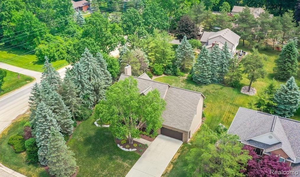 7997 BROOKWOOD Drive, Clarkston, MI 48348 — Photo 68