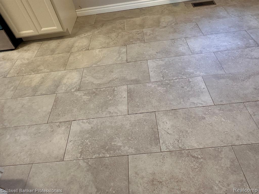 6264 Pepper Hill Street, West Bloomfield, MI — Photo 24