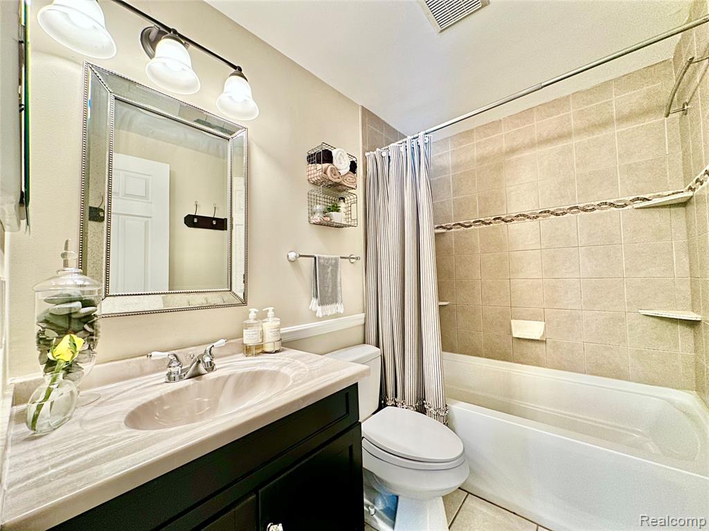21140 E Glen Haven Circle, Novi, MI 48167 — Photo 19